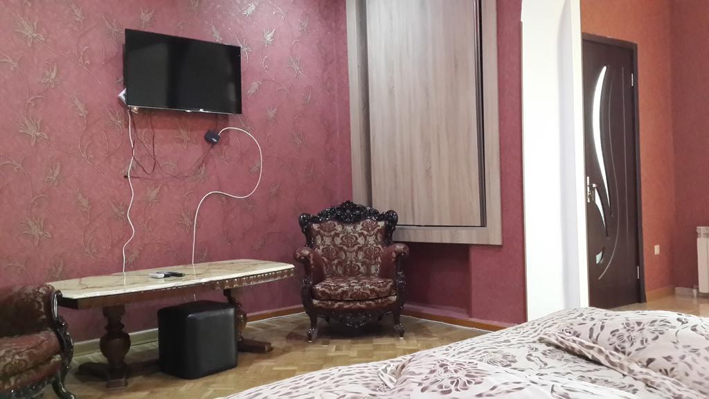 Edemi Hotel 库塔伊西 外观 照片