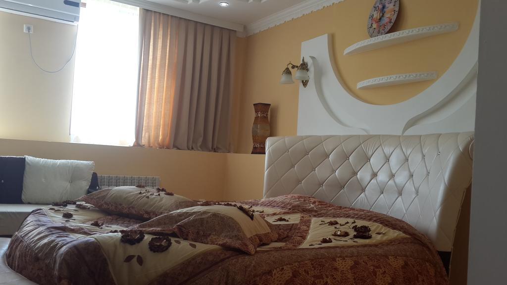 Edemi Hotel 库塔伊西 外观 照片